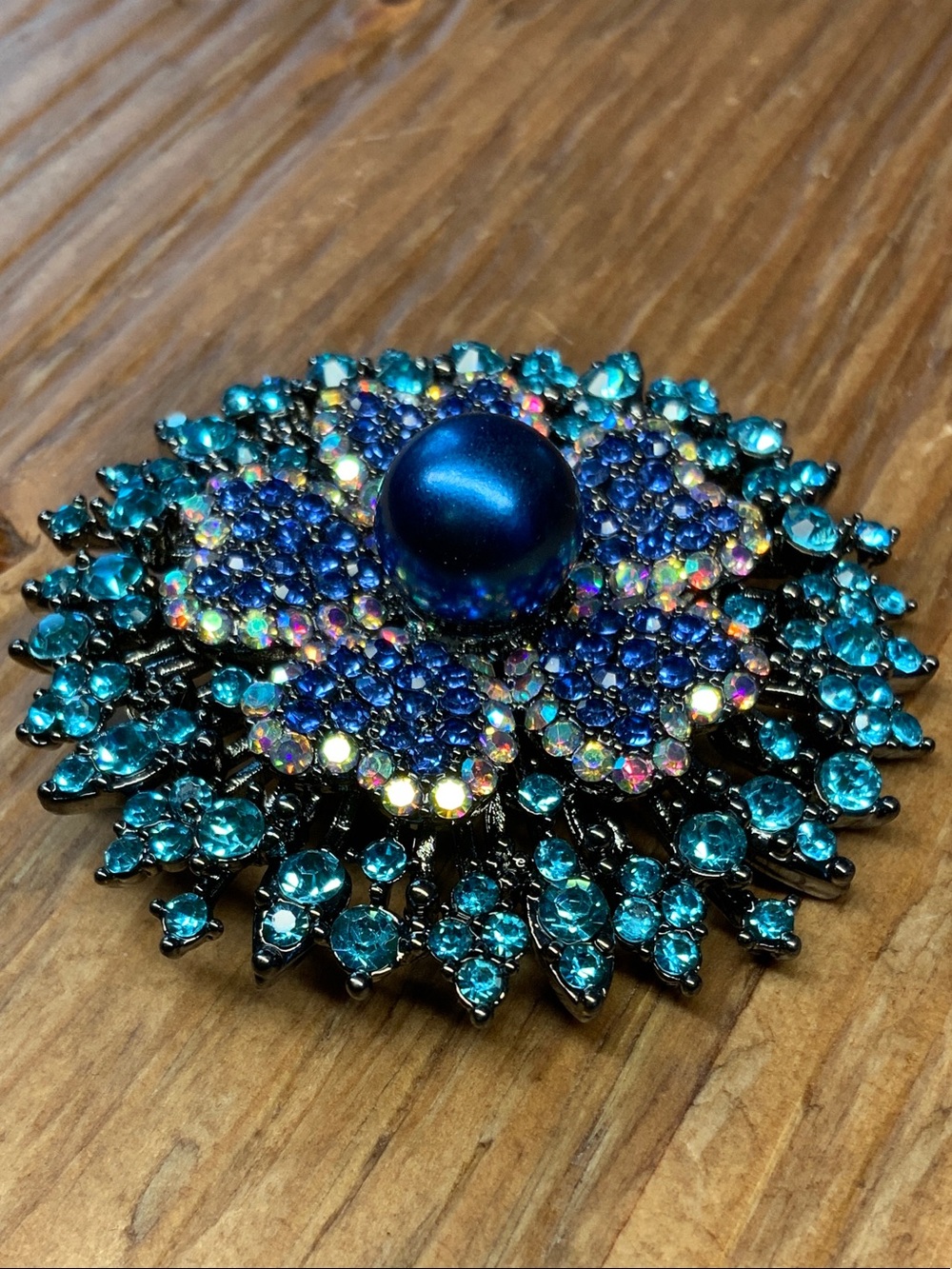 Flower Floral Blue and Teal Radiant Crystal Faux Pearl Brooch - Picture 2 of 6